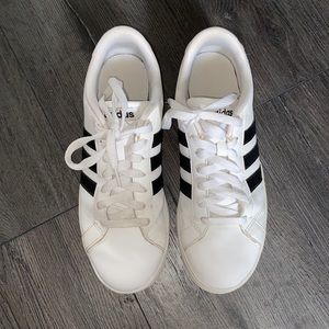Adidas women’s size 8 superstars.